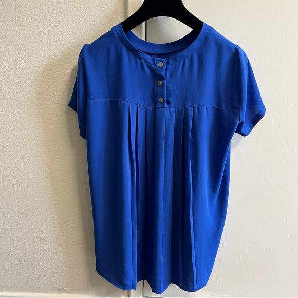 LOFT Short Sleeves Crew Neck Pleated Back Royal Blue Relaxed Fit Top Blouse MP - Picture 9 of 11